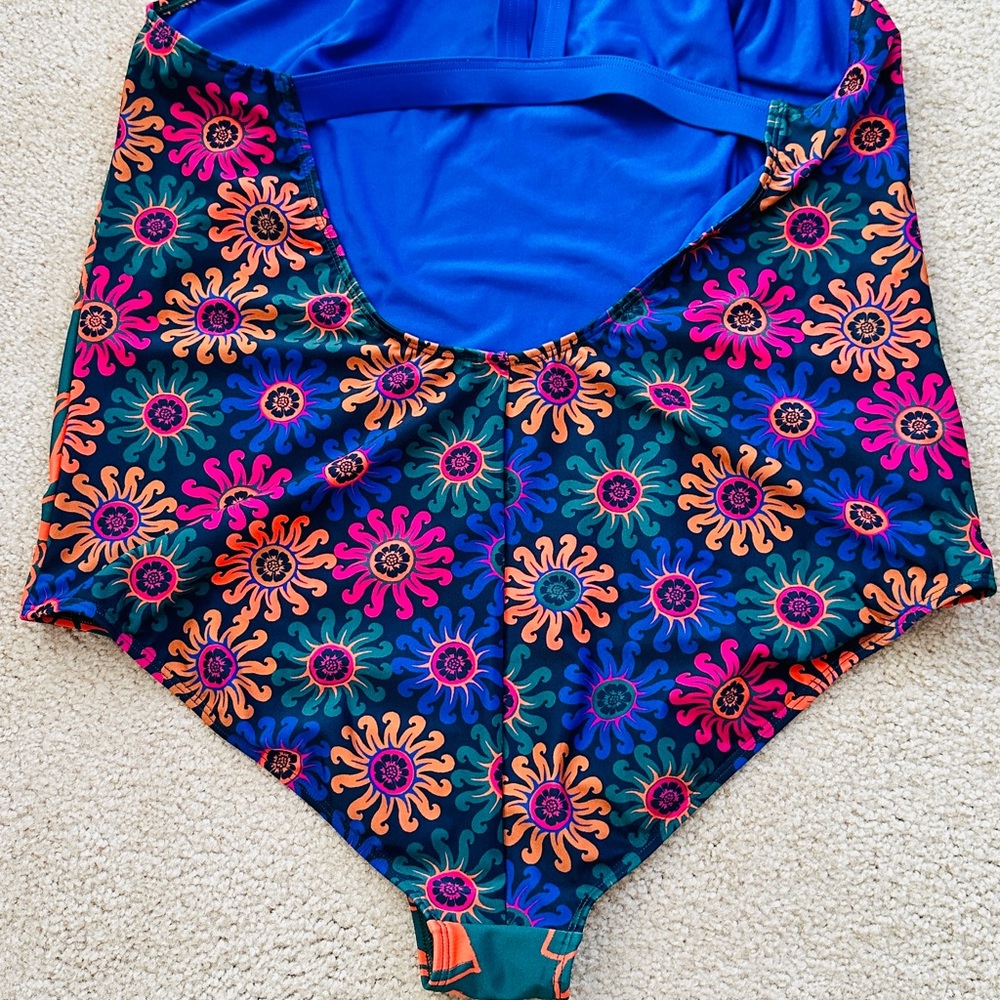 Adidas One Piece Swimsuit - Picture 6 of 6